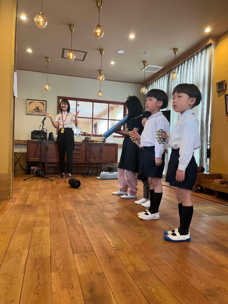 子どもたちによる楽器演奏