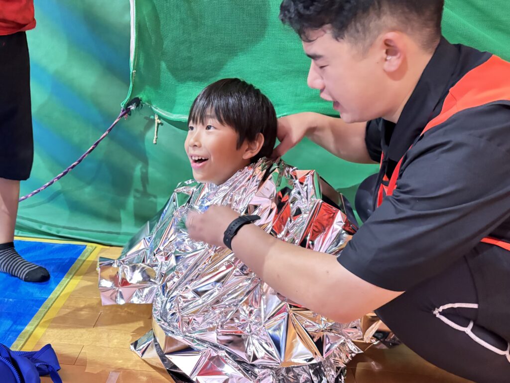 アルミ箔ブランケットを体験