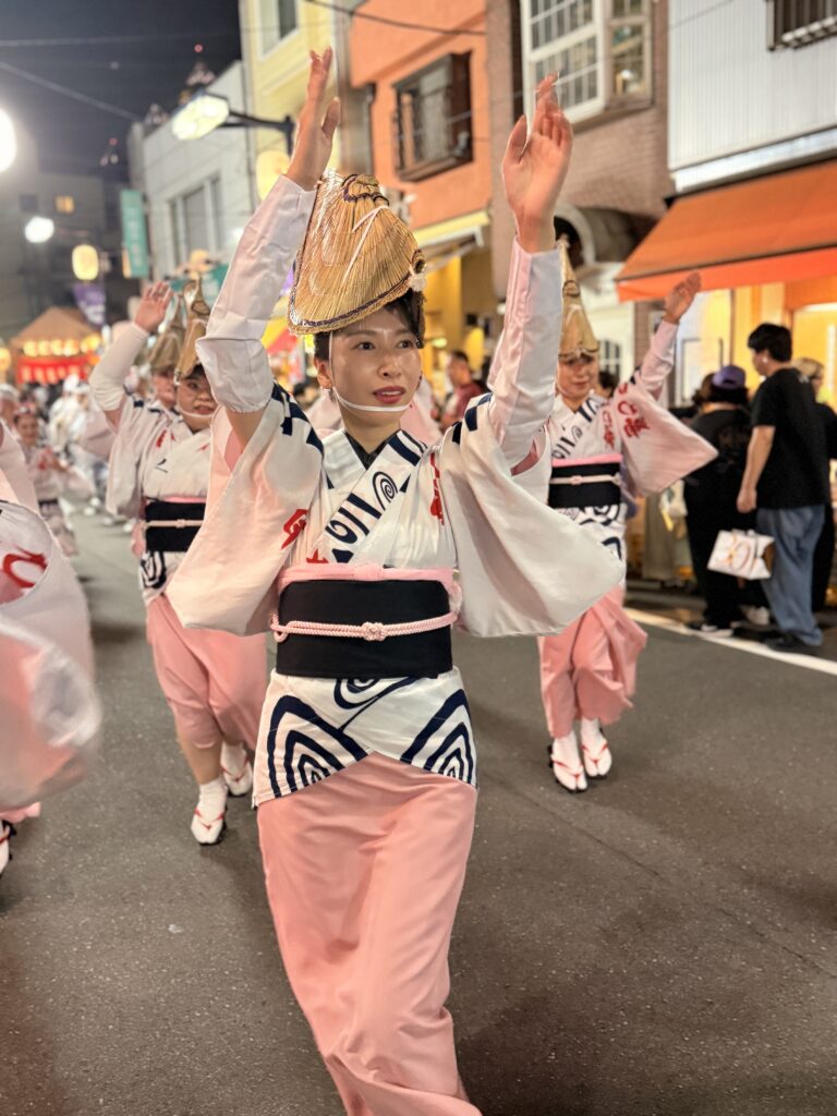 情熱「艶舞蓮（えんぶれん）」踊り子