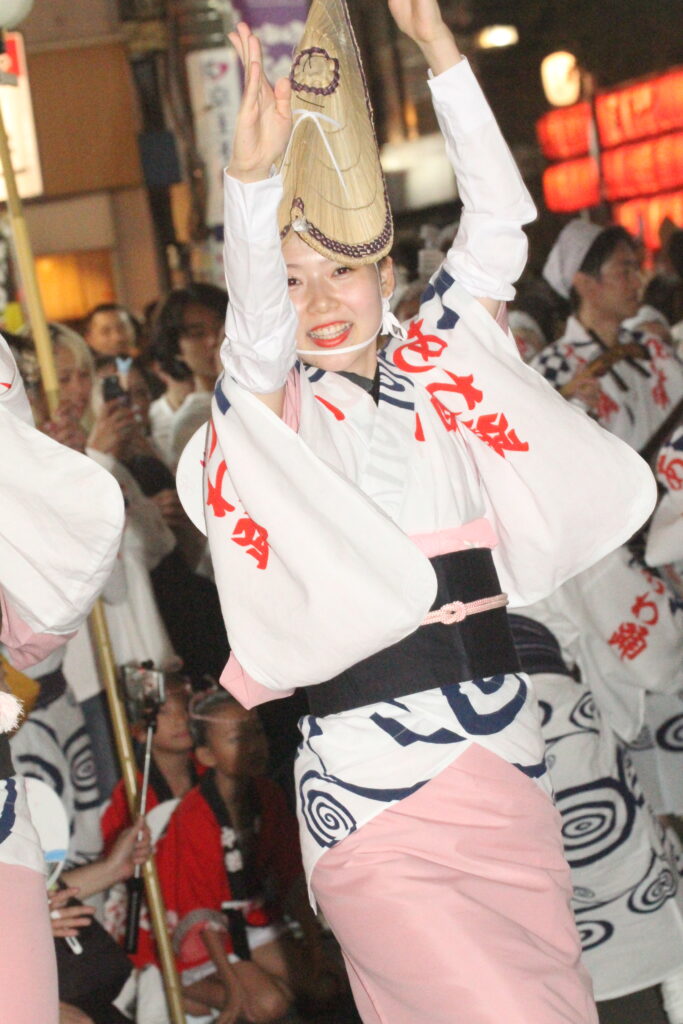 情熱「艶舞蓮（えんぶれん）」踊り子