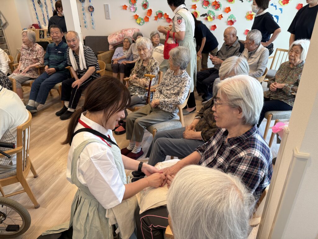 ハンドケアの様子