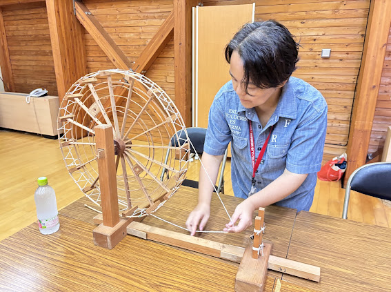 和綿を紡いでいます