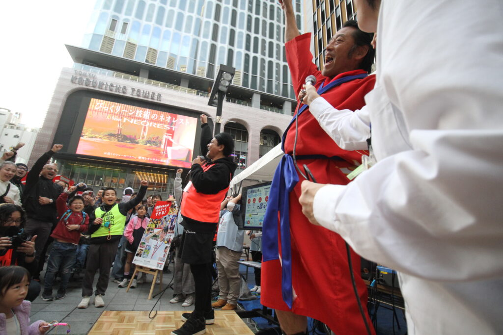 最後はみんなで、ダーーー！