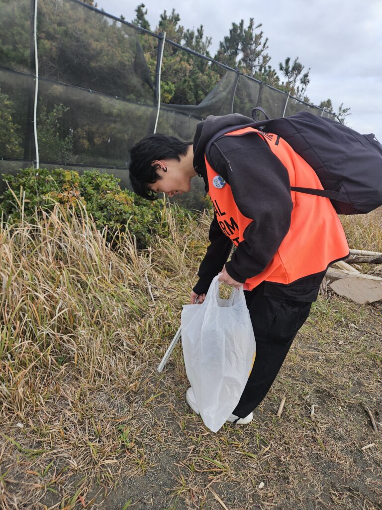 ビーチクリーンの様子