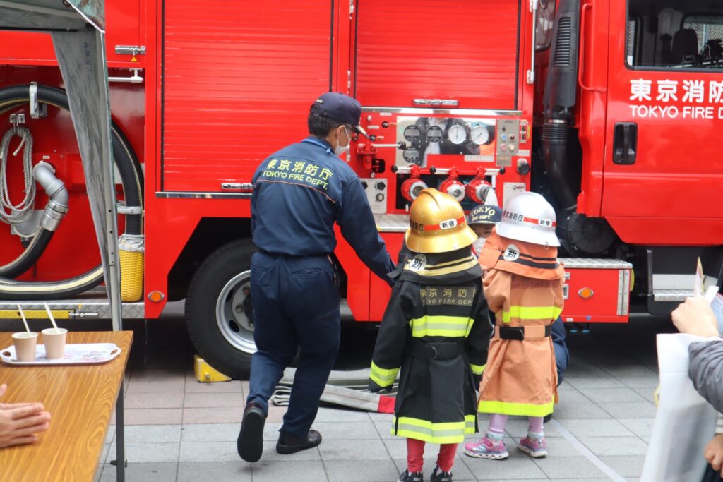 消防車を間近で見学