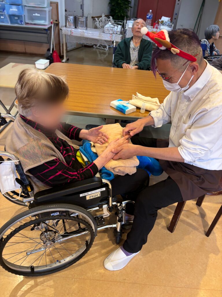 ハンドケアの様子