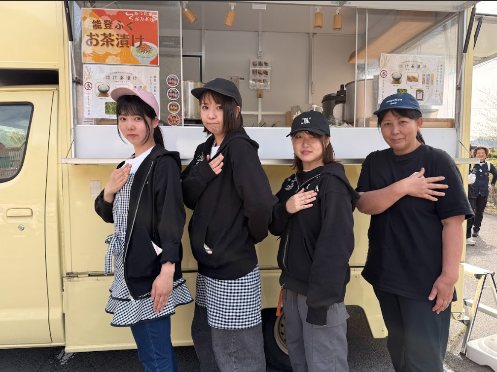 キッチンカーメンバー集合写真